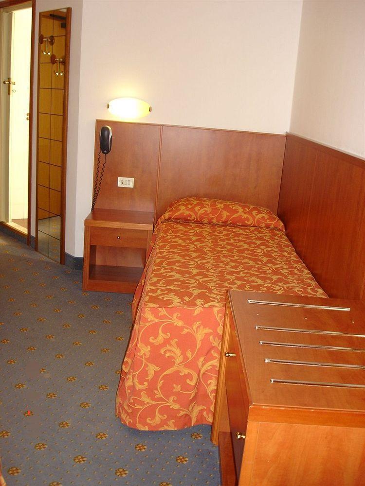 Hotel Garden Limone sul Garda Luaran gambar