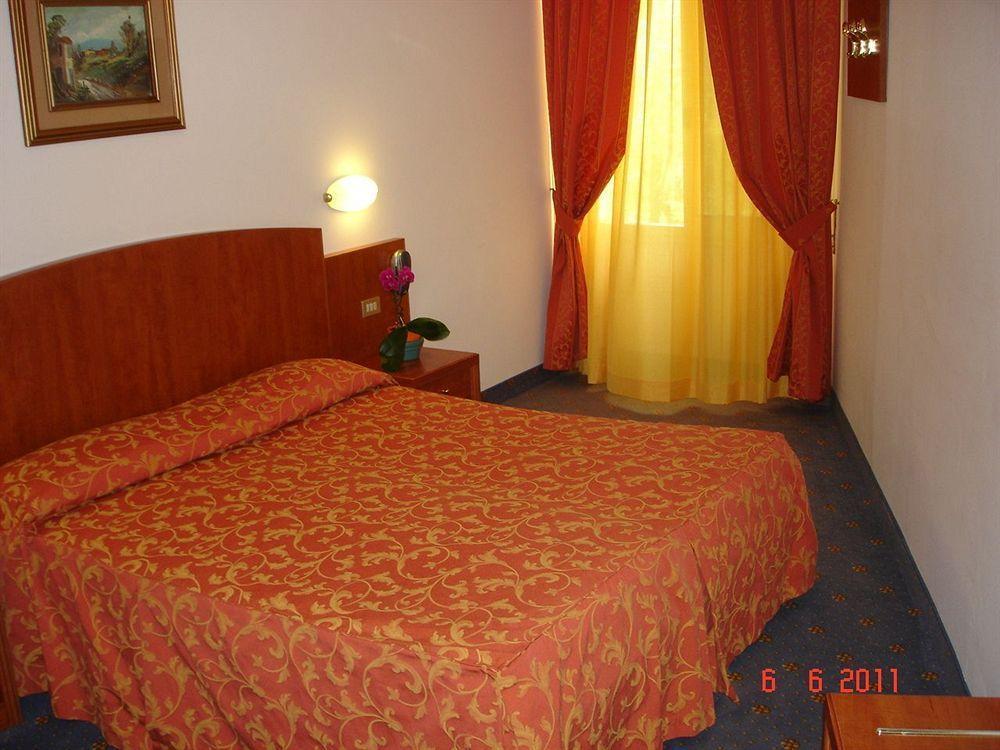 Hotel Garden Limone sul Garda Luaran gambar